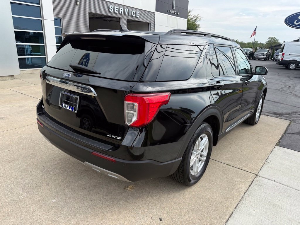 Certified 2023 Ford Explorer XLT w/ Equipment Group 202A AWD/4WD image 9