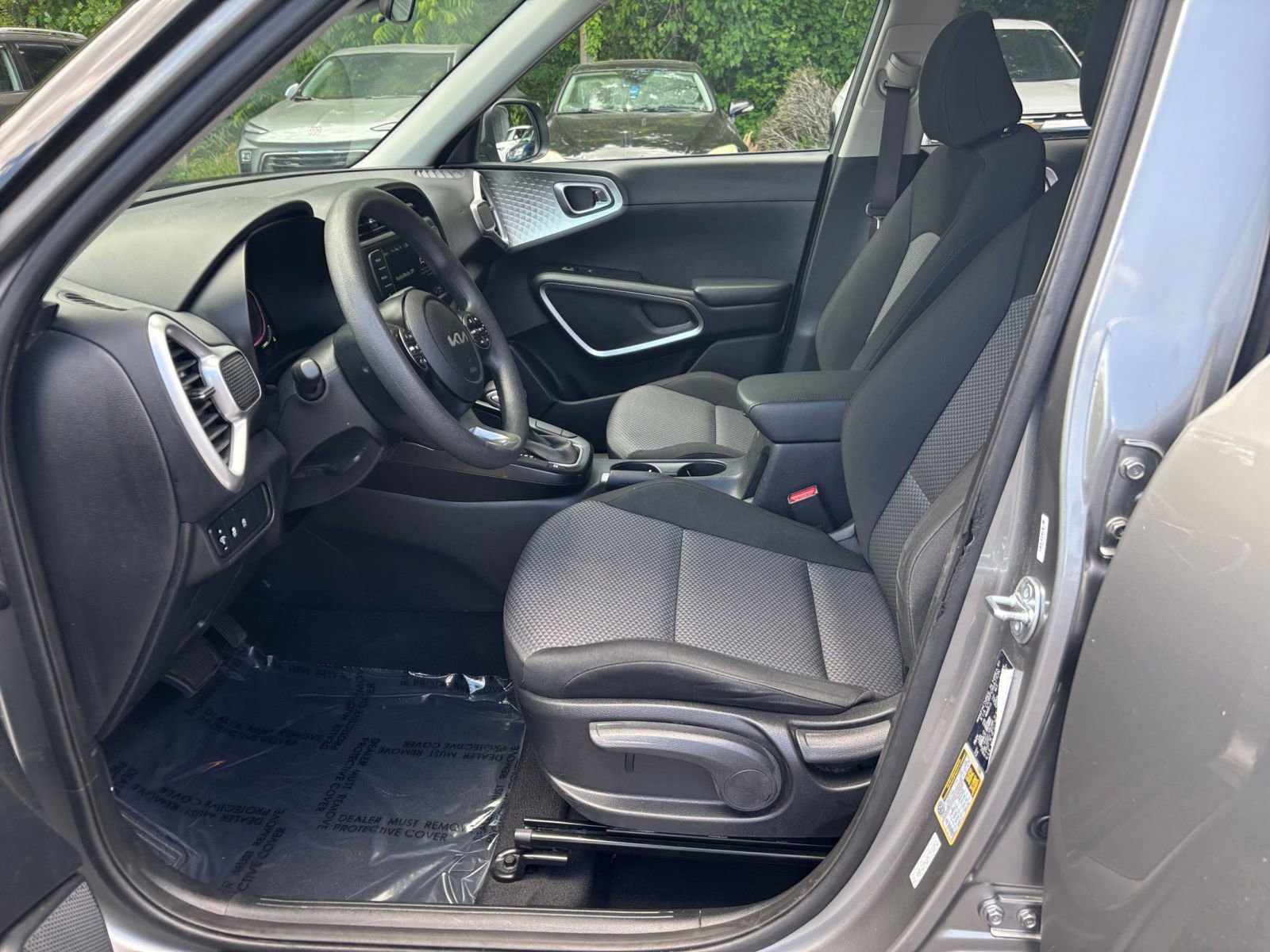 Used 2025 Kia Soul LX w/ LX Technology Package FWD image 22