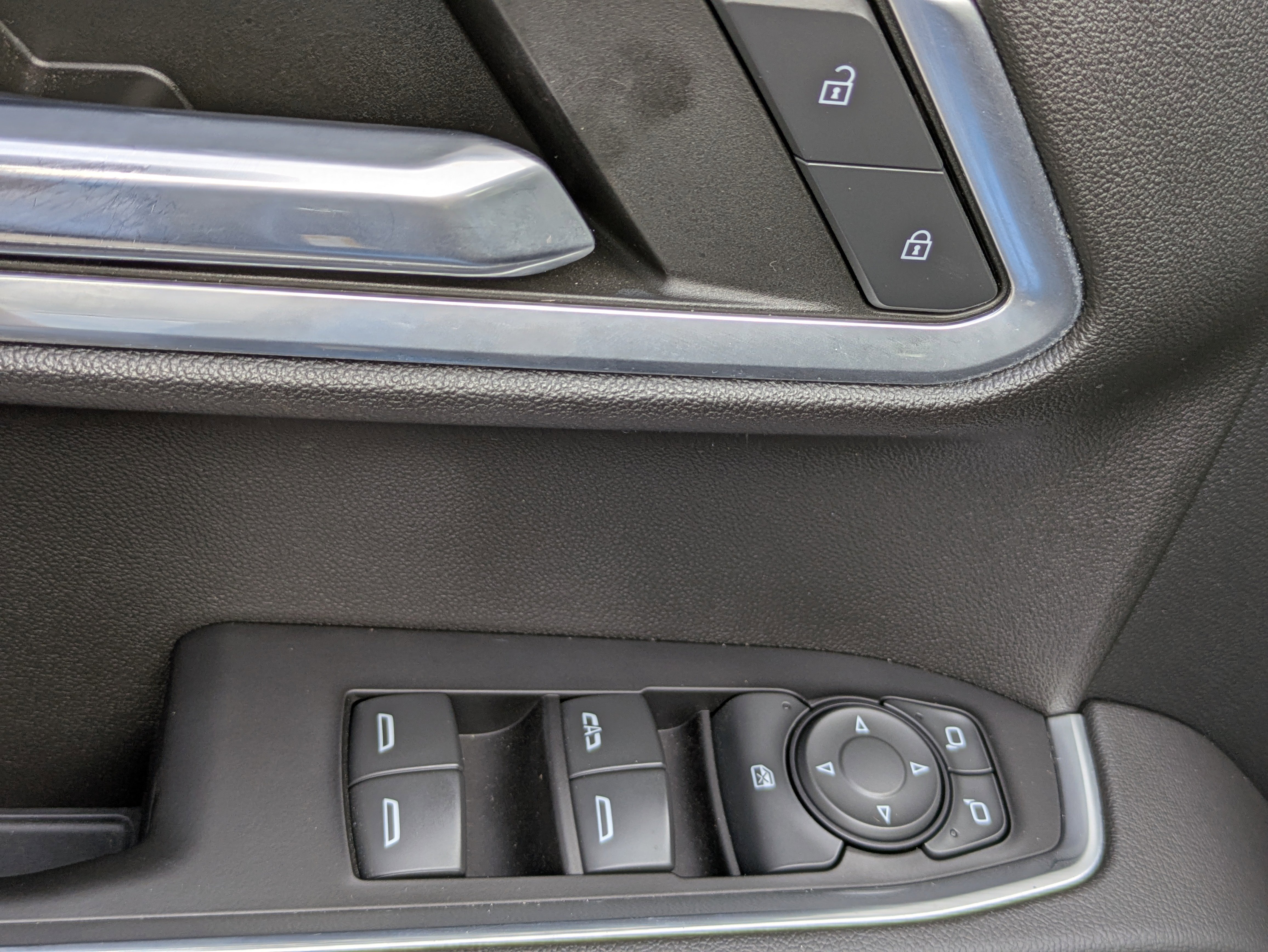 Used 2022 Chevrolet Silverado 1500 RST image 15