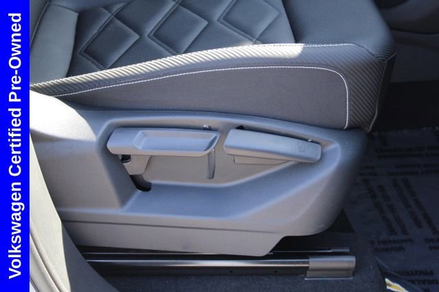 Used 2025 Volkswagen Atlas Cross Sport SE w/ Panoramic Sunroof Package image 22