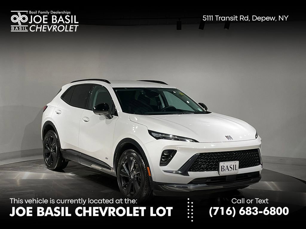 Used 2025 Buick Envision Sport Touring image 1