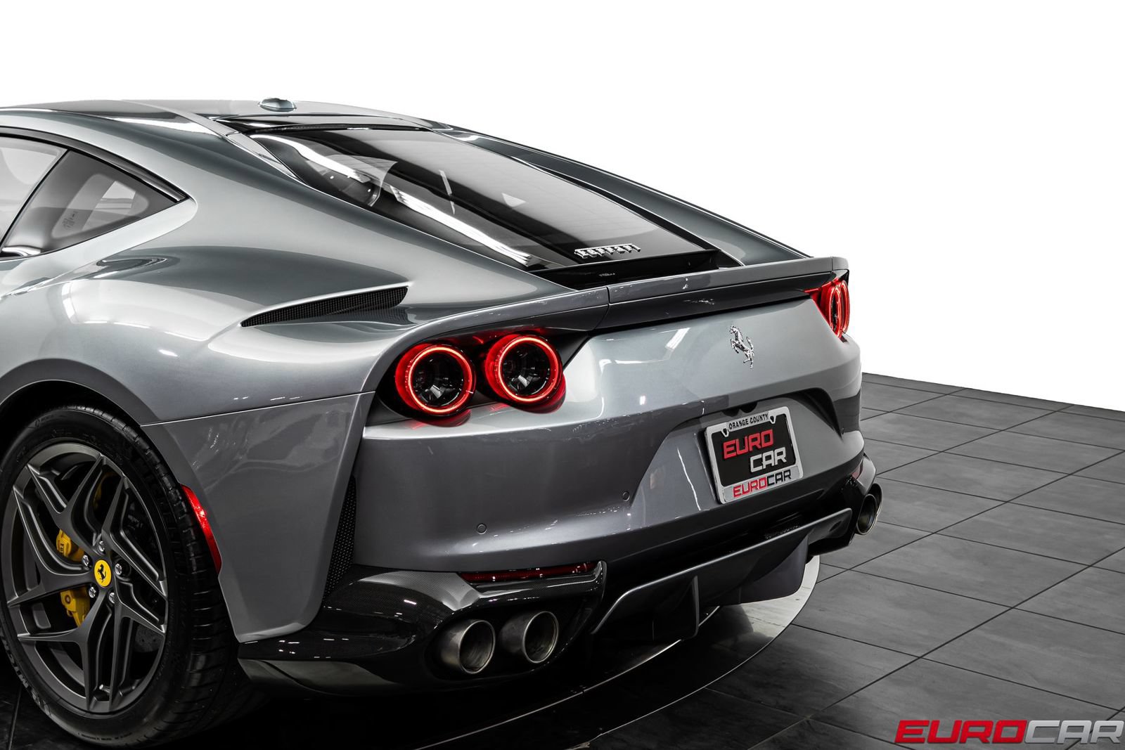 Used 2020 Ferrari 812 Superfast RWD image 19