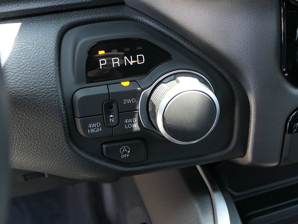 New 2026 RAM 1500 Express AWD/4WD image 16
