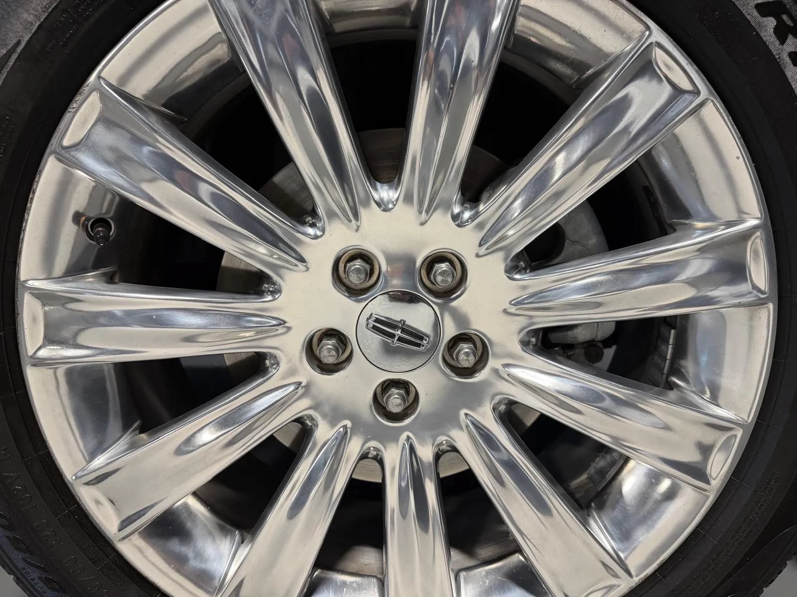 Used 2014 Lincoln MKX FWD w/ Equipment Group 101A image 10