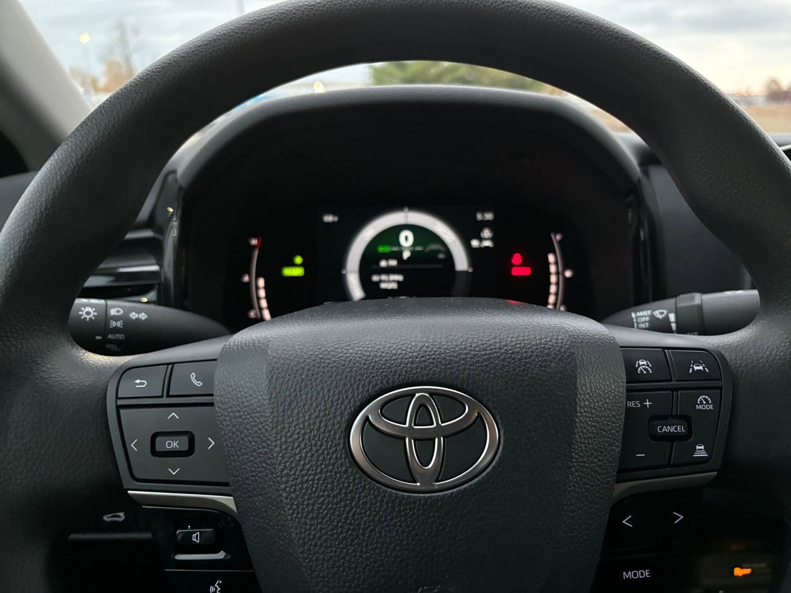 Used 2025 Toyota Camry LE image 27