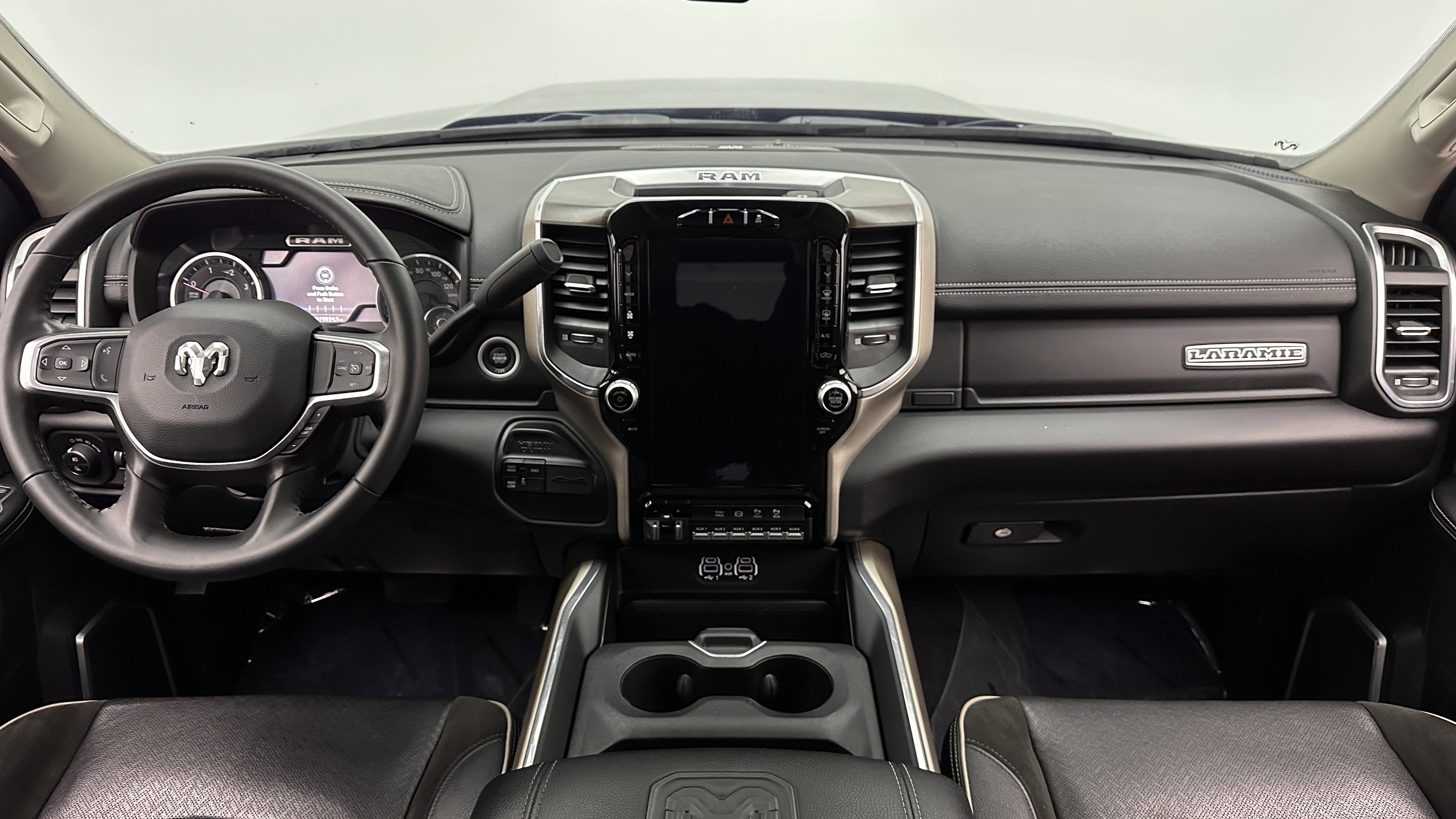 Used 2024 RAM 3500 Laramie w/ Towing Technology Group image 32