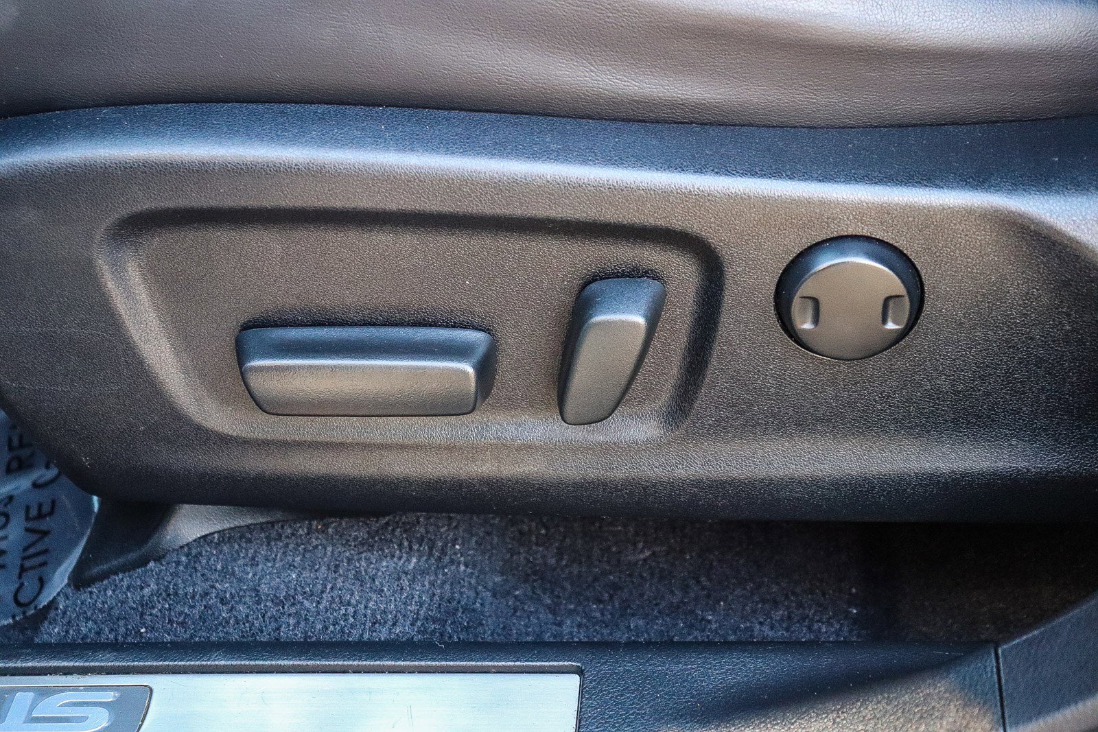 Used 2020 Lexus RX 350L FWD w/ Premium Package image 25