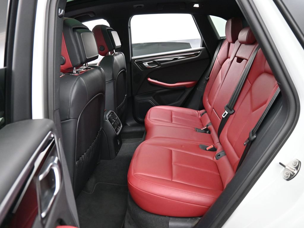 Certified 2023 Porsche Macan Turbo image 25