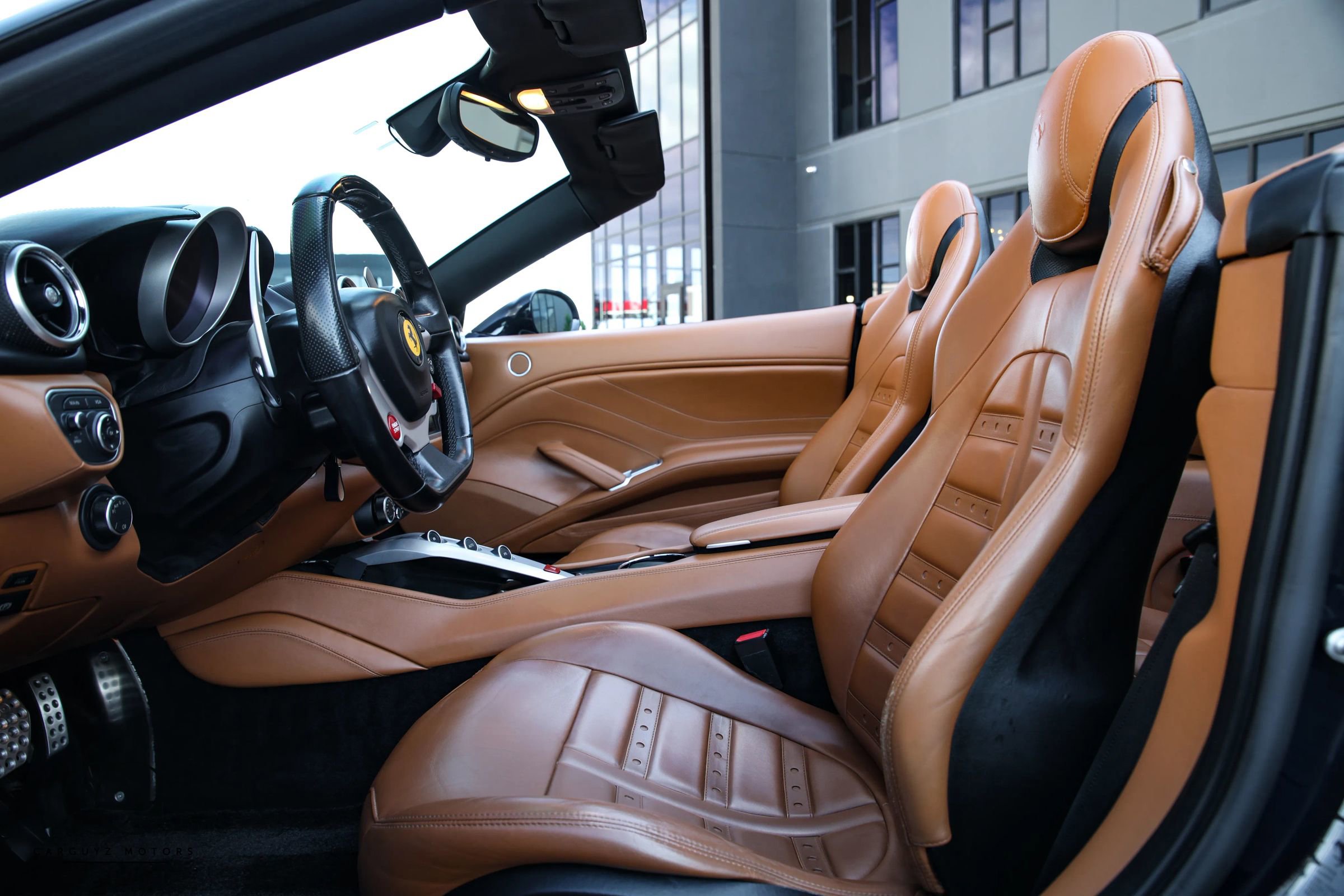 Used 2016 Ferrari California T RWD image 14