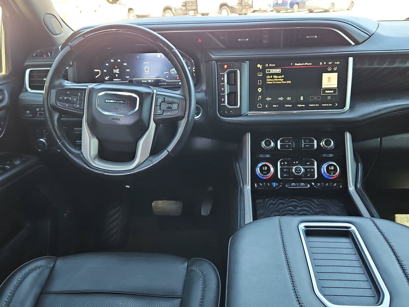 Used 2024 GMC Yukon XL Denali w/ Denali Reserve Package AWD/4WD image 17