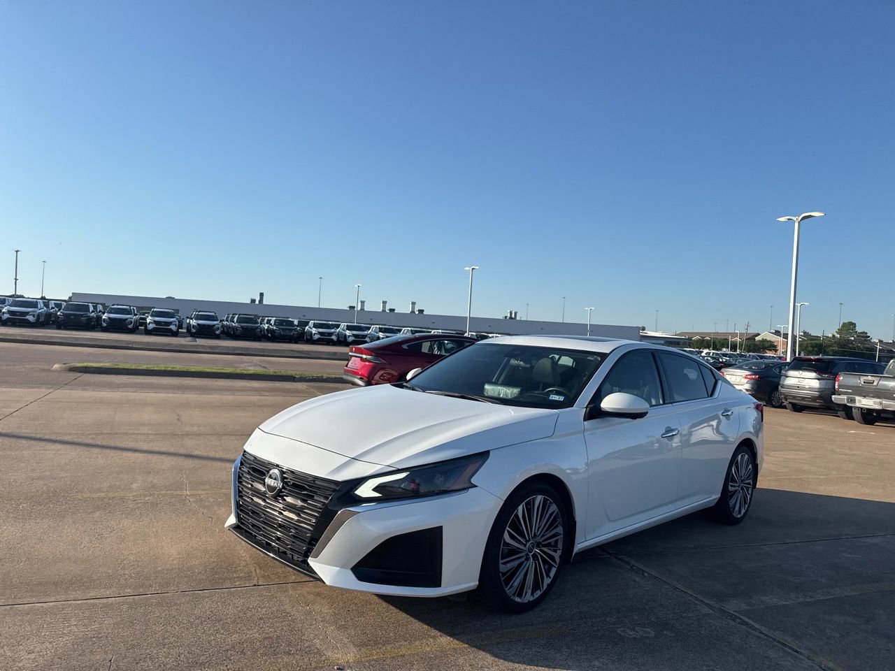 Certified 2023 Nissan Altima 2.5 SL FWD image 6