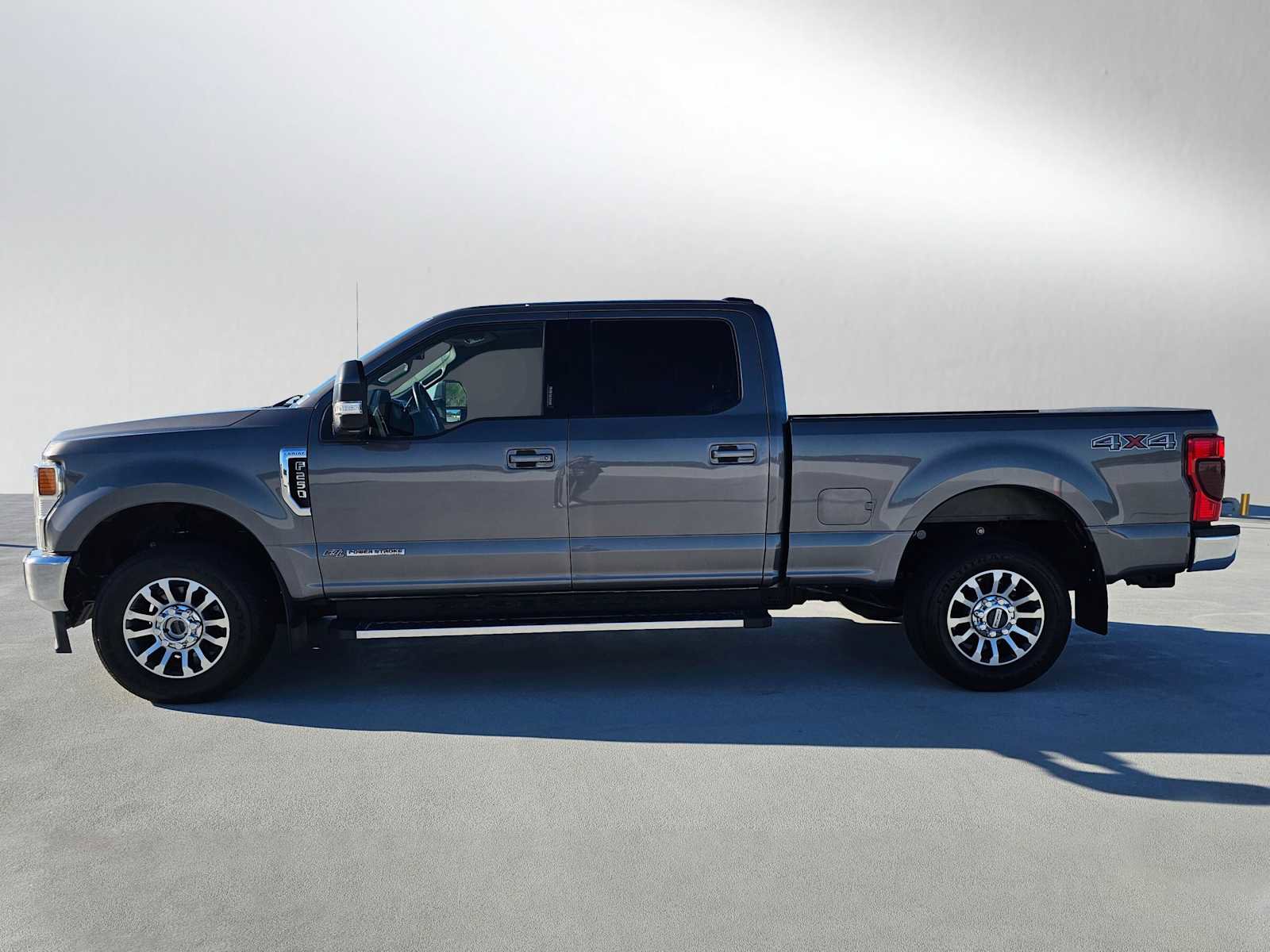 Used 2021 Ford F250 Lariat image 2
