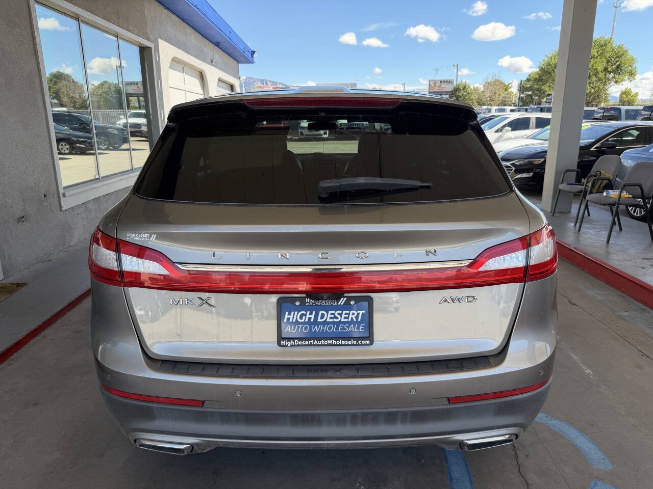 Used 2016 Lincoln MKX Reserve w/ Technology Package AWD/4WD image 7