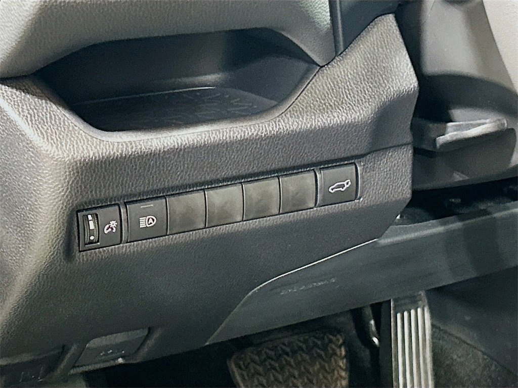 Used 2025 Toyota RAV4 XLE Premium image 8