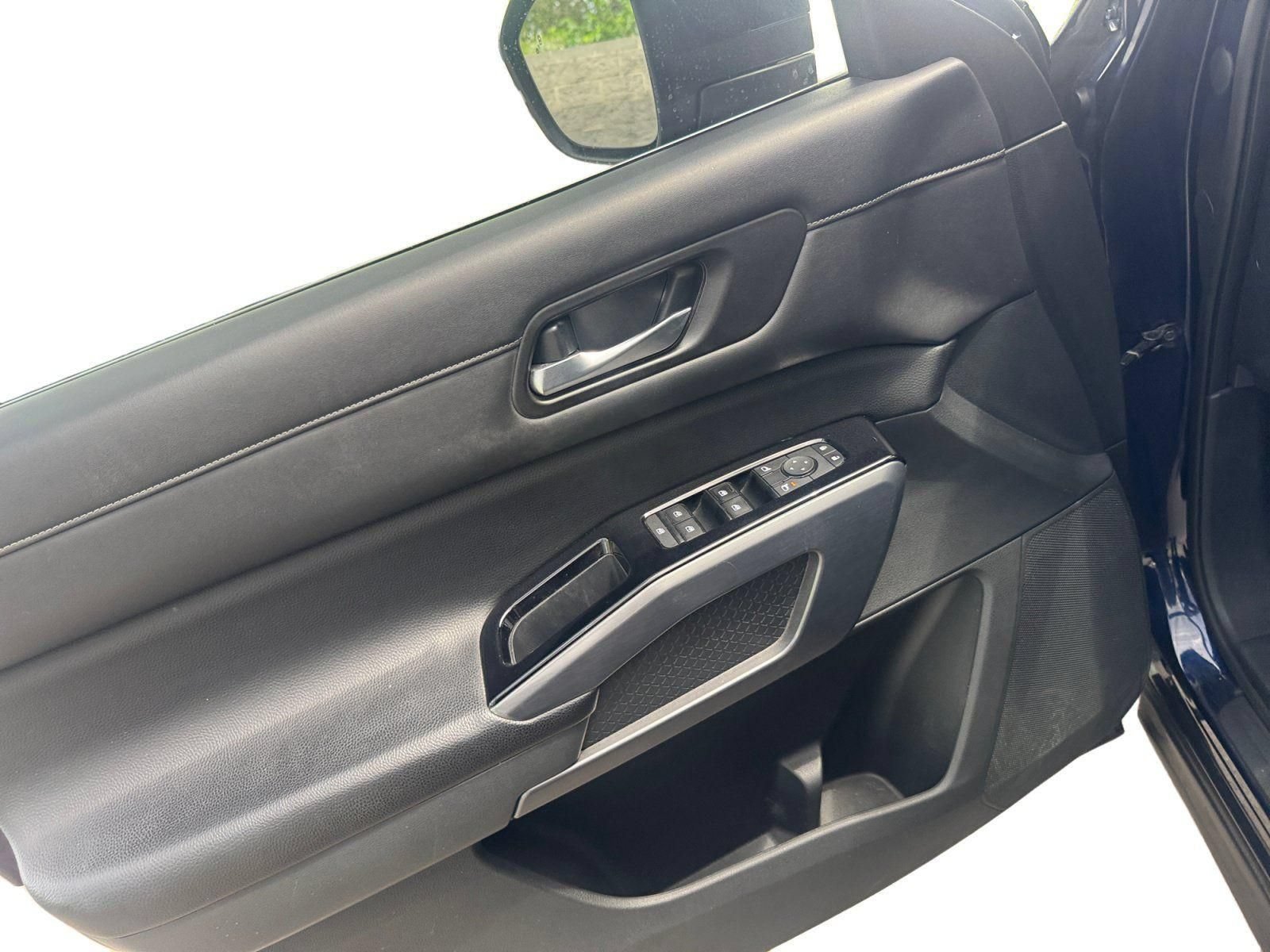 Used 2022 Nissan Pathfinder SL w/ SL Premium Package FWD image 20