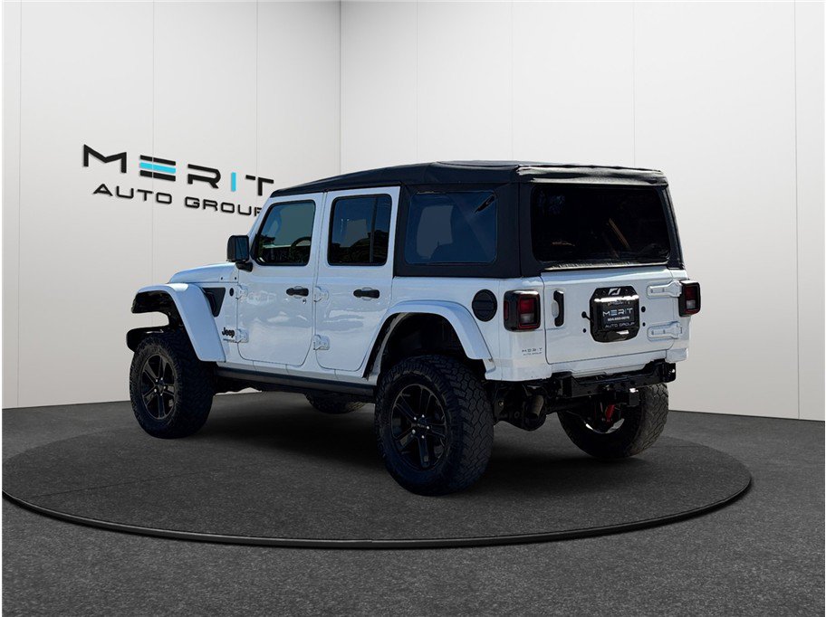 Used 2021 Jeep Wrangler Unlimited Sahara w/ Altitude AWD/4WD image 7
