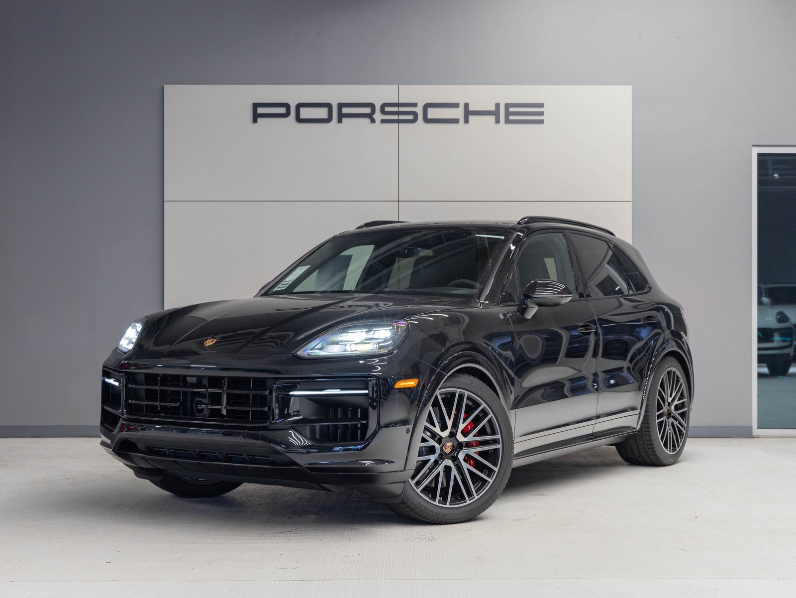 New 2025 Porsche Cayenne GTS image 1