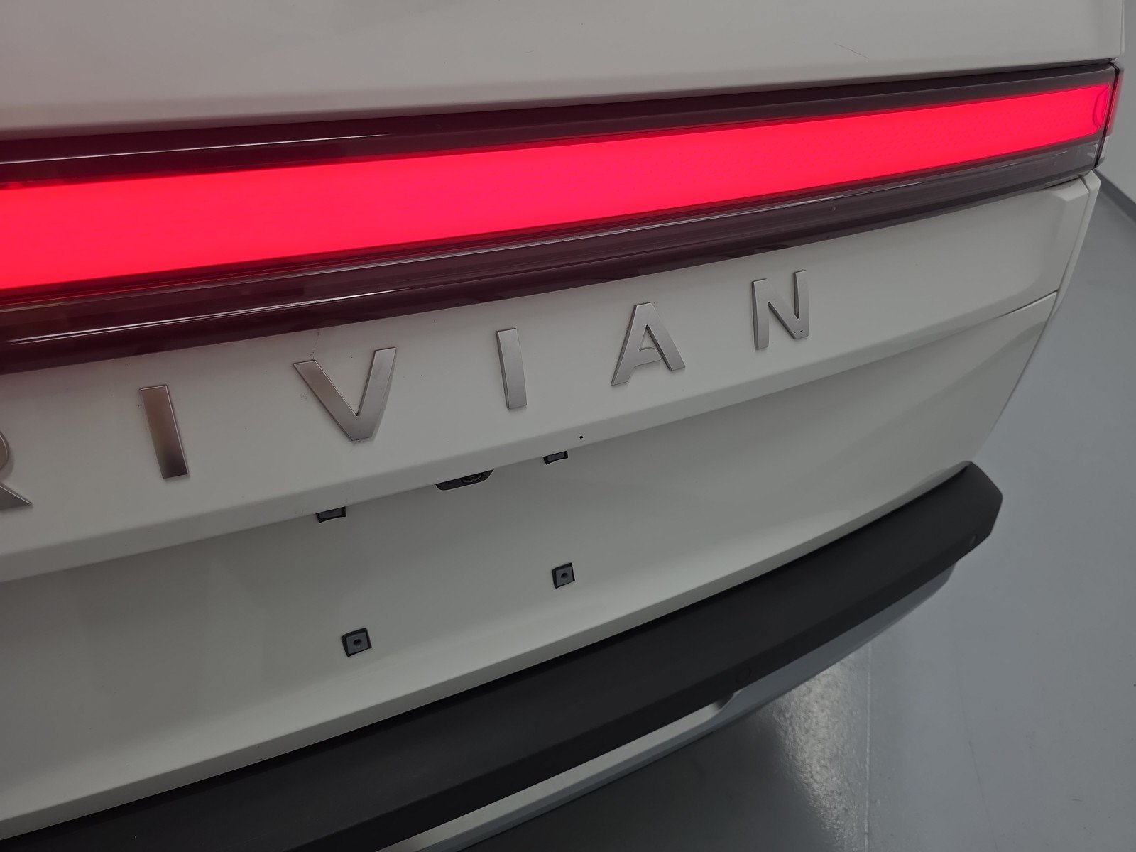 Used 2024 Rivian R1S Adventure AWD/4WD image 35