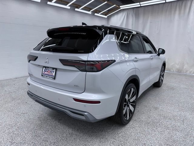 Used 2025 Mitsubishi Outlander SEL AWD/4WD image 2