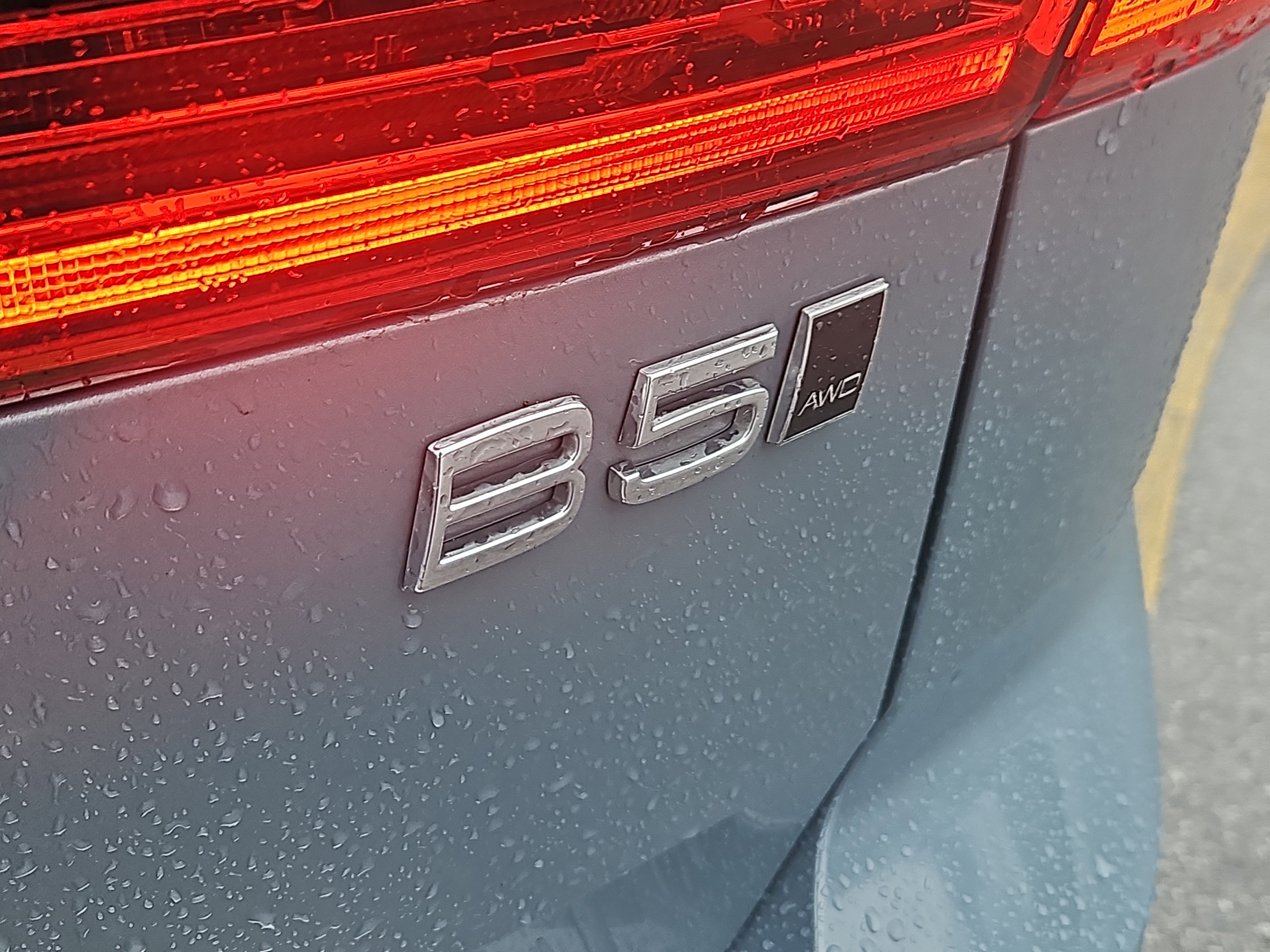 Used 2023 Volvo XC60 B5 Plus w/ Protection Package Premier image 5