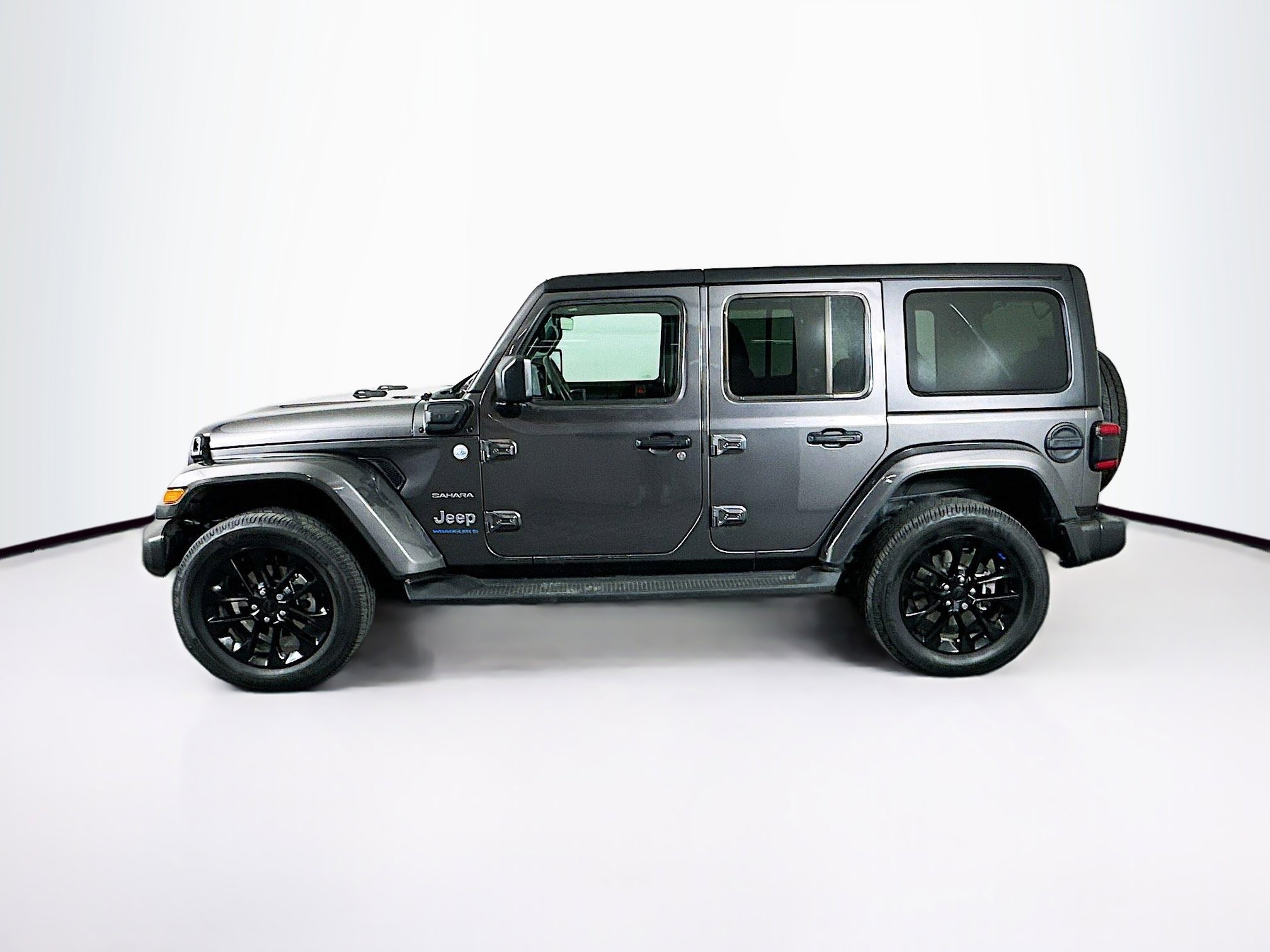 Used 2023 Jeep Wrangler Sahara w/ Cold Weather Group image 4