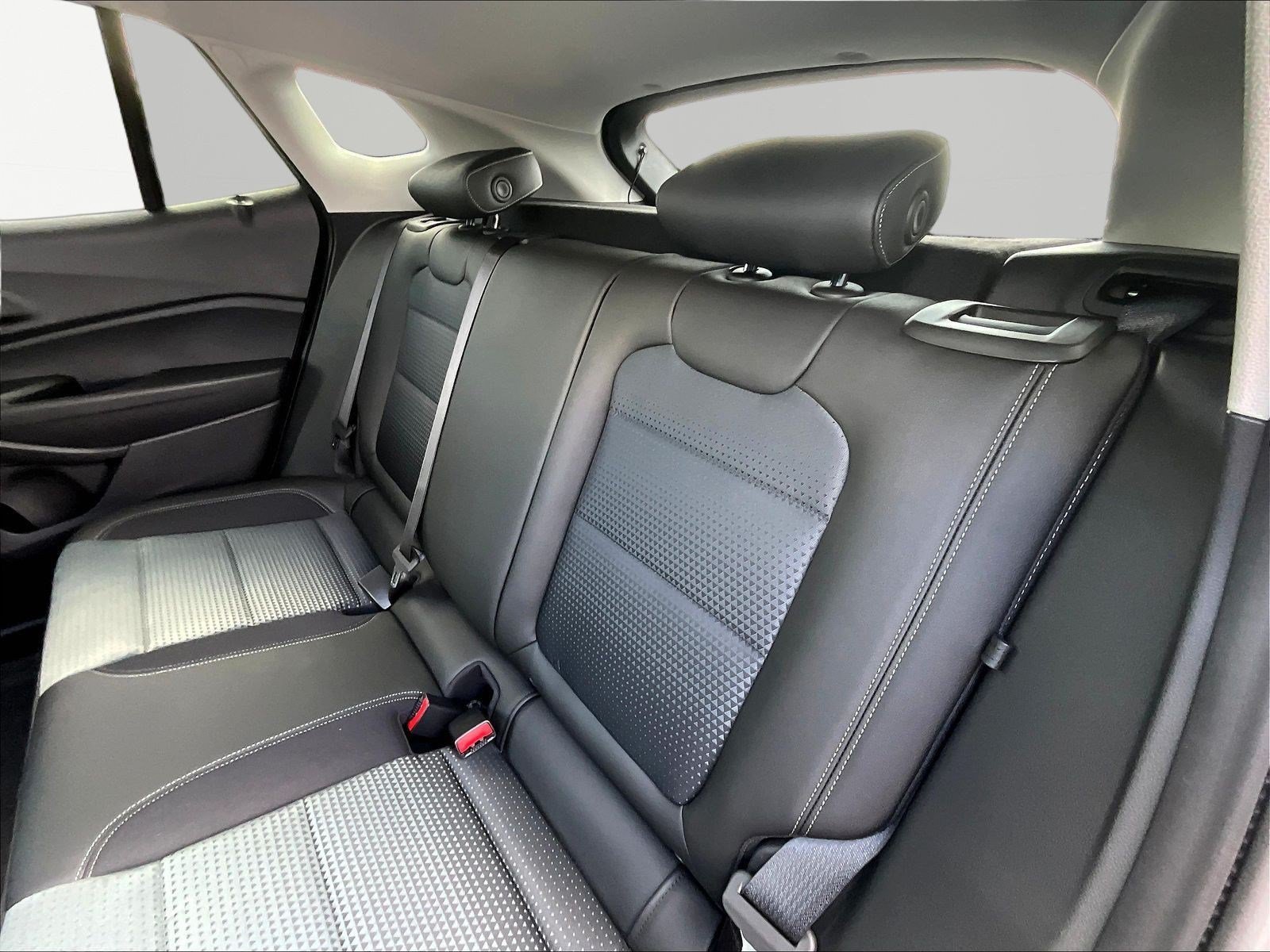 New 2026 Chevrolet Trax LT w/ Sunroof Package FWD image 18
