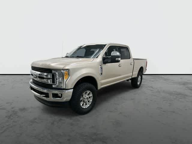 Used 2017 Ford F250 XLT w/ XLT Premium Package AWD/4WD image 8