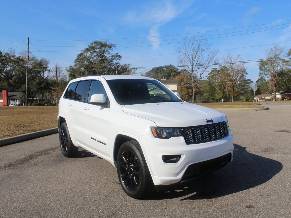 Used 2019 Jeep Grand Cherokee Altitude image 2
