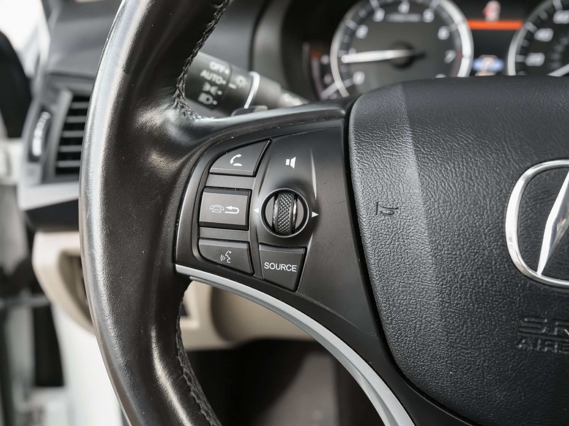 Used 2019 Acura MDX w/ Technology Package AWD/4WD image 15