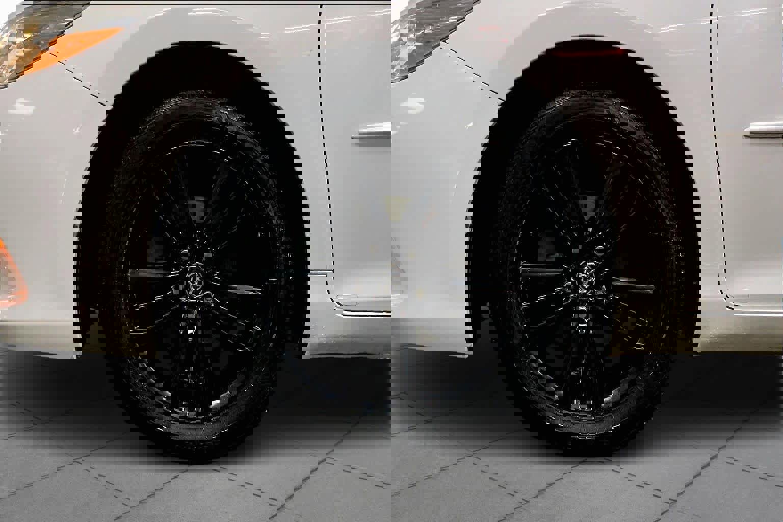 Used 2017 Toyota Camry SE w/ Moonroof Package image 11