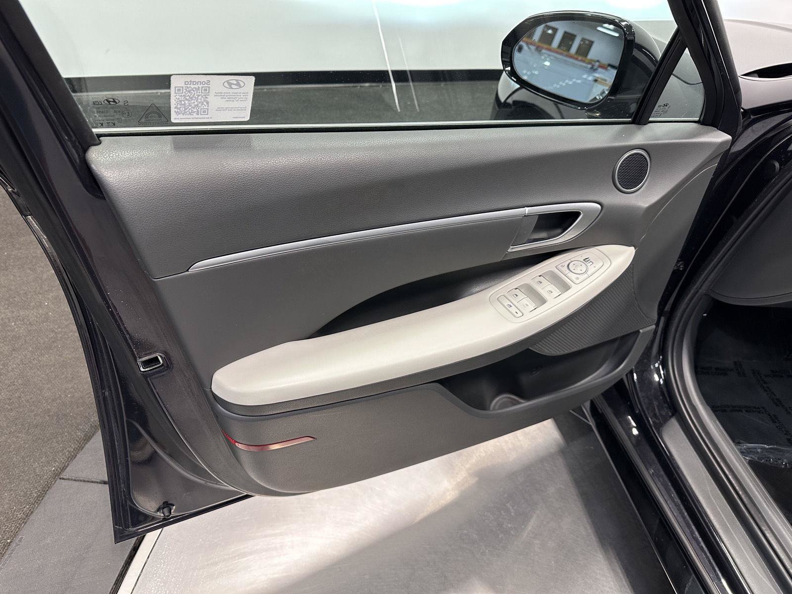Certified 2024 Hyundai Sonata SEL AWD/4WD image 13