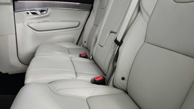 Used 2026 Volvo XC90 T8 Ultra w/ Protection Package Premier AWD/4WD image 31