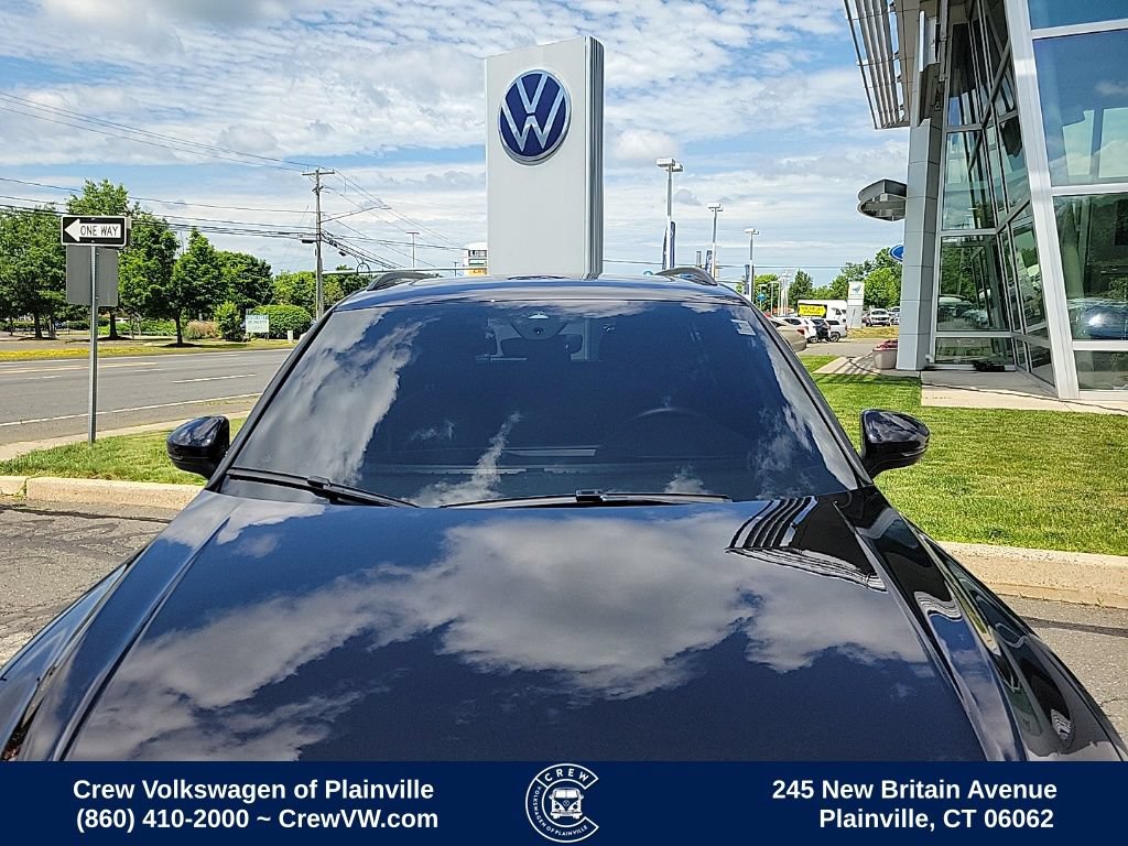 Certified 2024 Volkswagen Tiguan SE R-Line AWD/4WD image 23