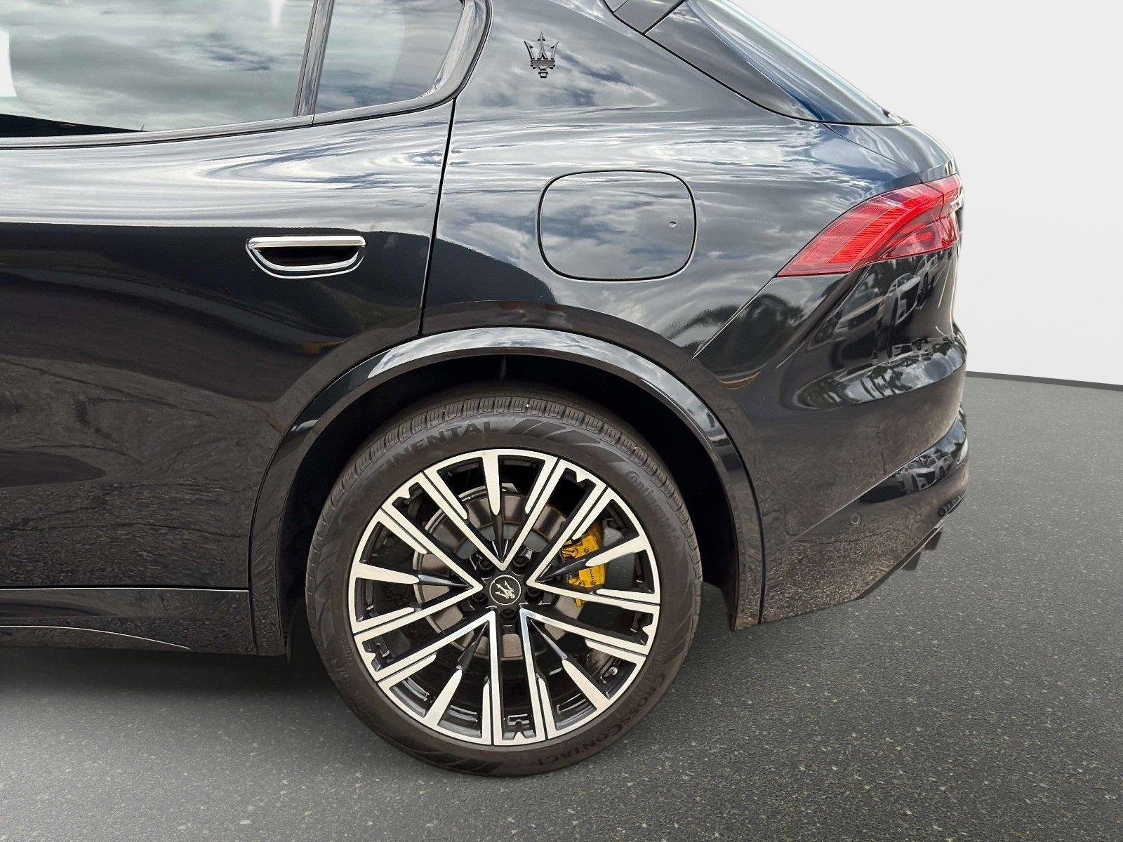 Used 2023 Maserati Grecale Modena AWD/4WD image 18