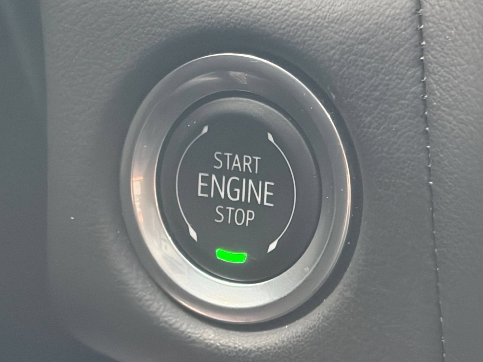Used 2024 Chevrolet Suburban LT RWD image 19