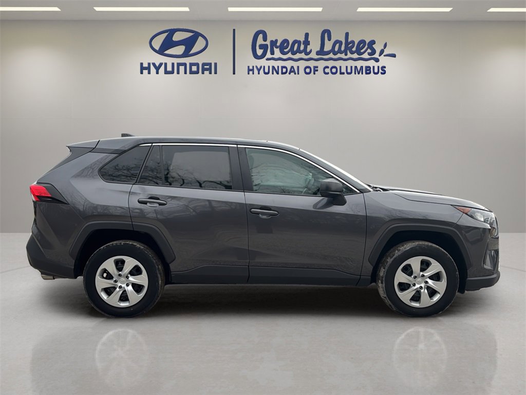 Used 2022 Toyota RAV4 LE image 6