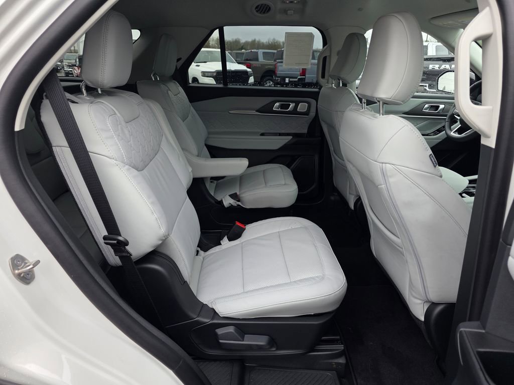 New 2026 Ford Explorer Platinum w/ LUX Leather Package image 32