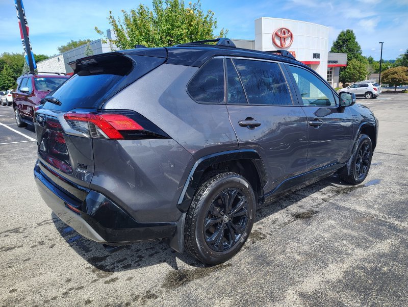 Used 2025 Toyota RAV4 XSE w/ Weather Package AWD/4WD image 4