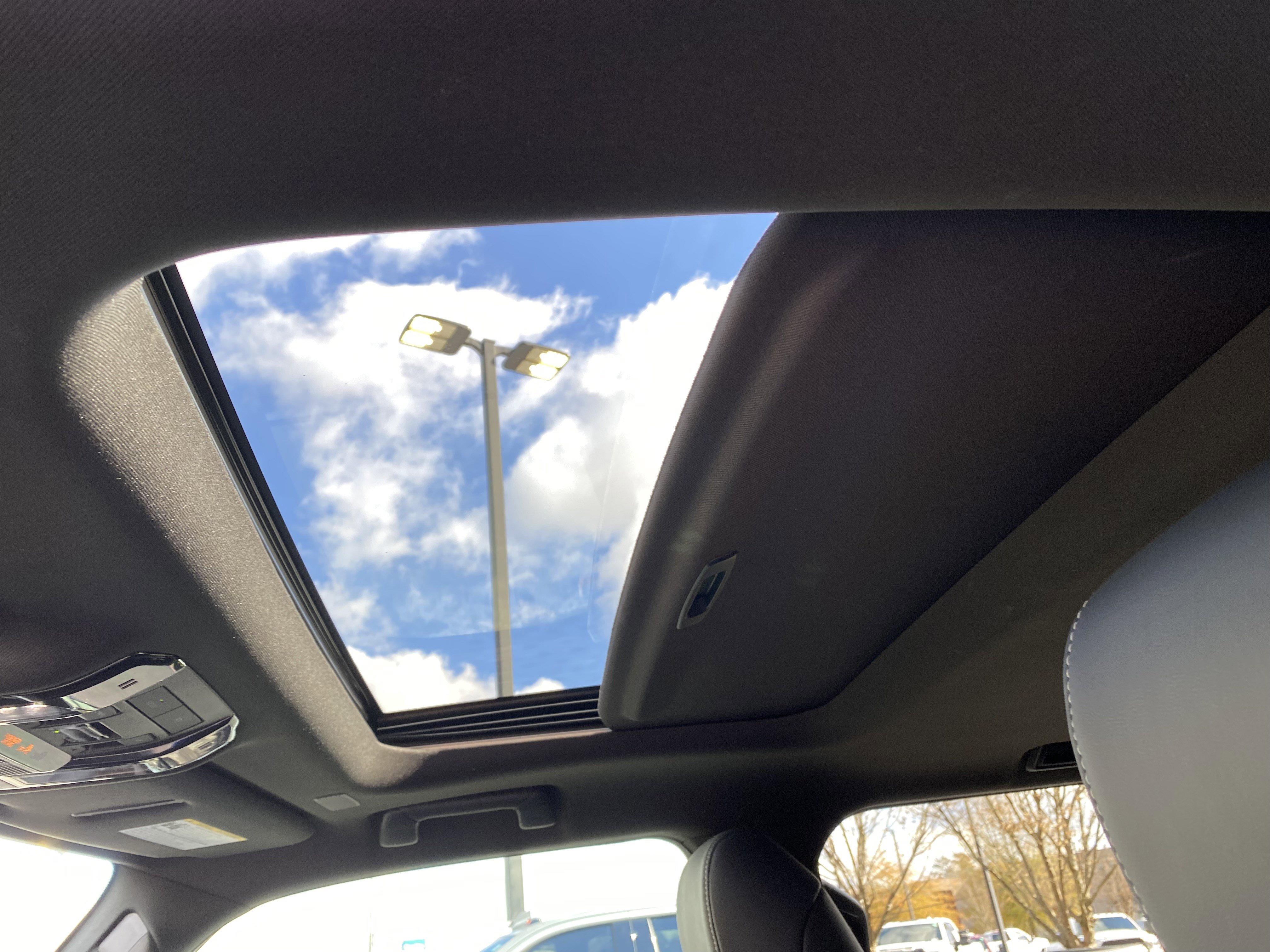 Used 2025 Lexus GX 550 w/ Cold Area Package image 33