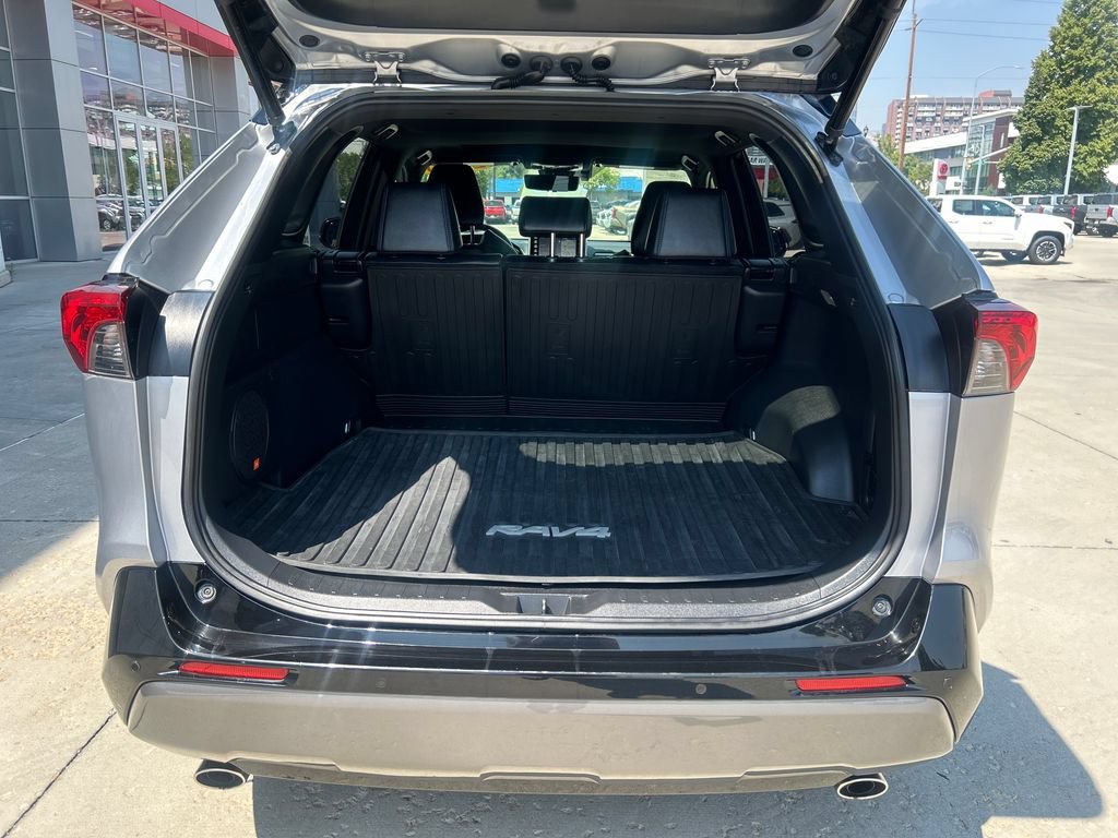 Used 2020 Toyota RAV4 XSE AWD/4WD image 12
