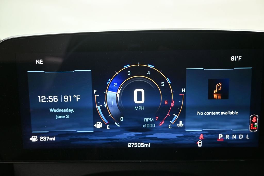 Used 2025 Chevrolet Traverse LT FWD image 11