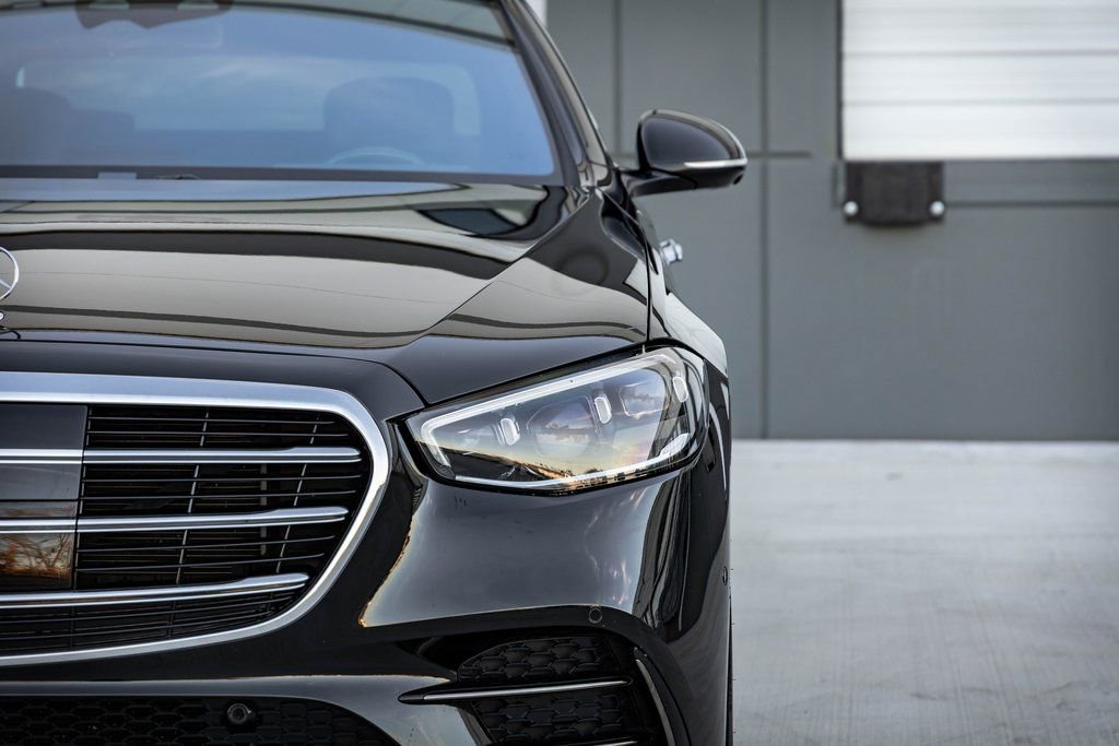 Used 2023 Mercedes-Benz S 500 4MATIC w/ AMG Line image 4