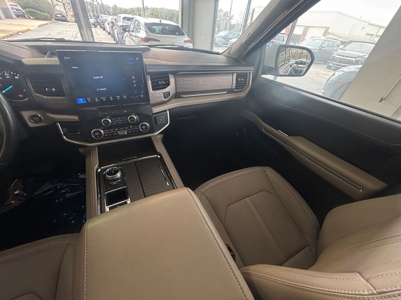 Used 2024 Ford Expedition Limited RWD image 41