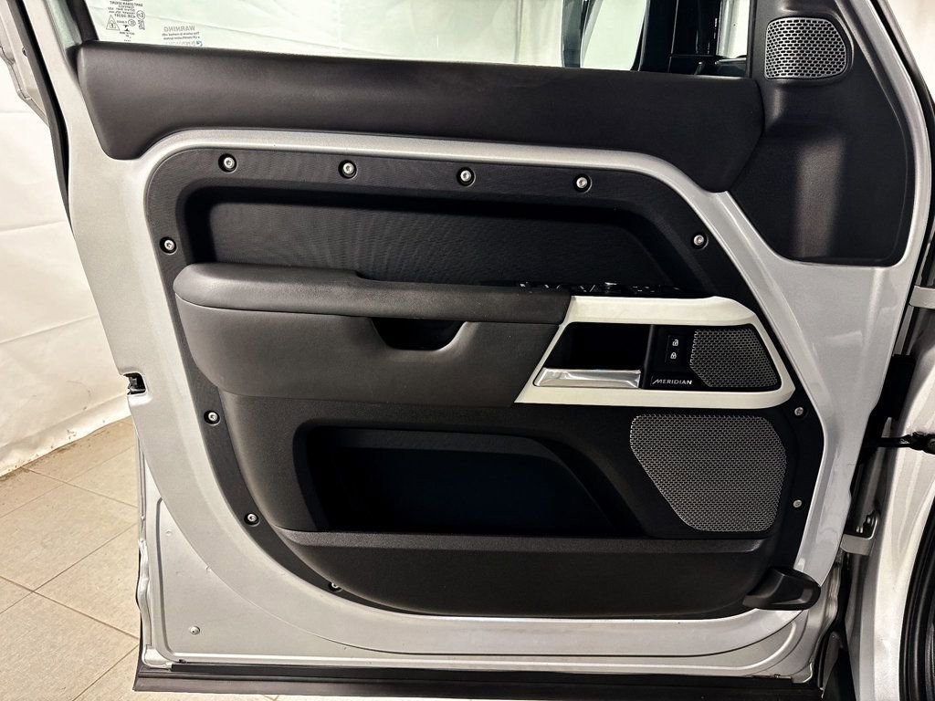 Used 2020 Land Rover Defender 110 image 15