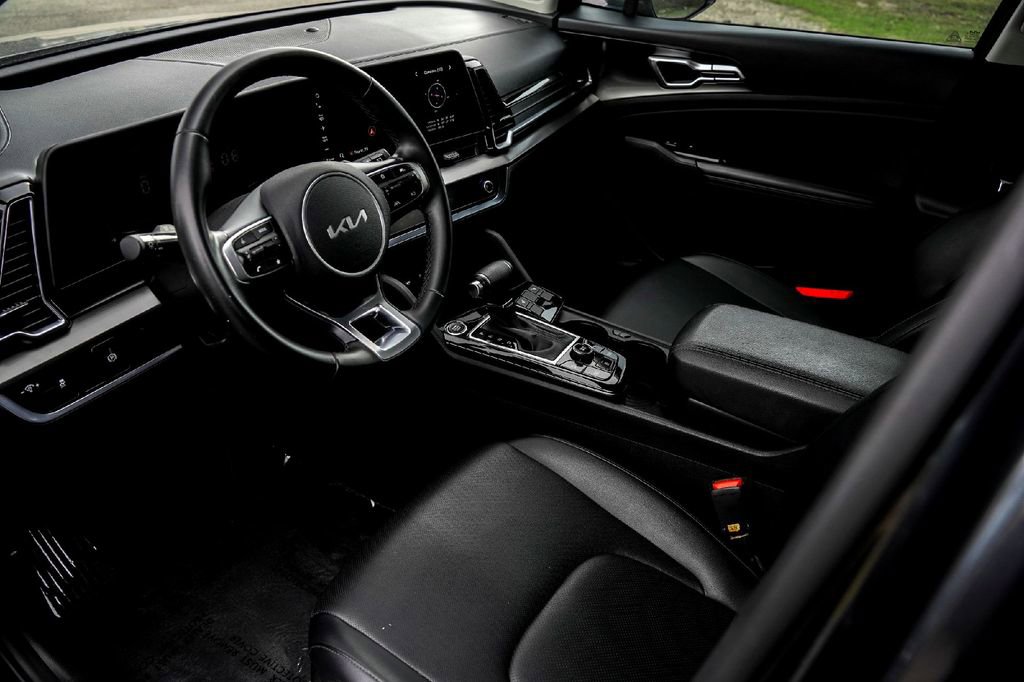 Used 2023 Kia Sportage EX image 12