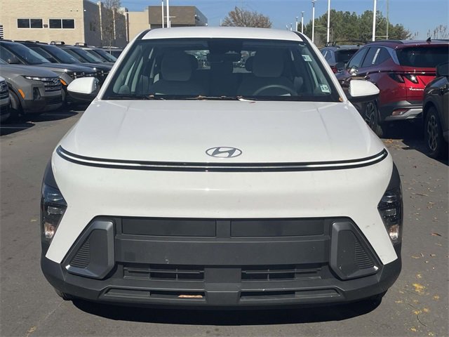 Certified 2025 Hyundai Kona SE image 2