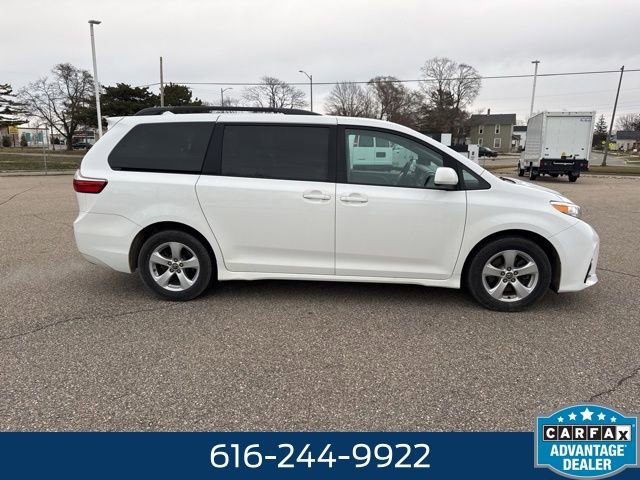 Used 2018 Toyota Sienna LE image 7