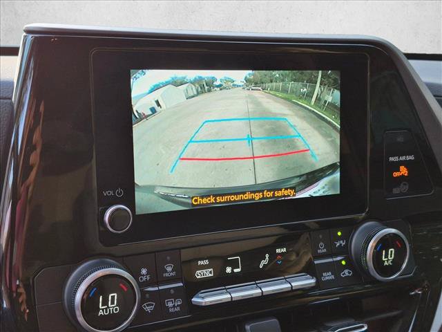 Certified 2024 Toyota Highlander LE FWD image 13