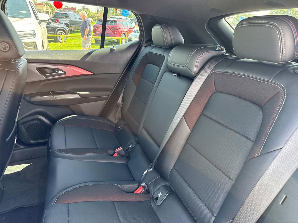 Used 2025 Chevrolet Equinox EV RS image 8