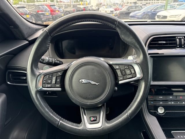Used 2019 Jaguar F-PACE S AWD/4WD image 18